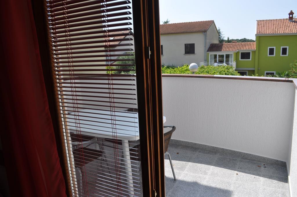 Apartment Drenovica Pula Habitación foto